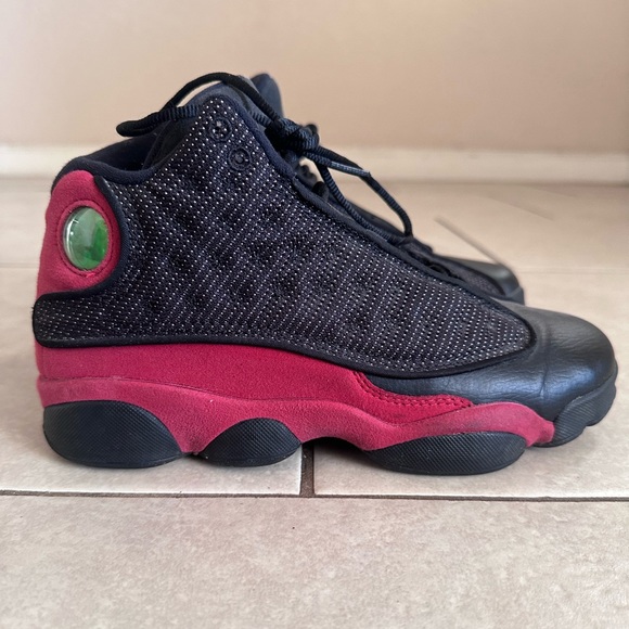 Jordan 13 Retro
Bred 2013 BLACK/VARSITY RED-WHITE - Picture 1 of 5
